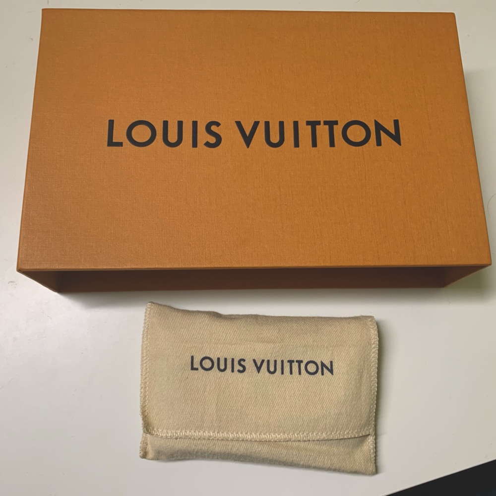 Louis Vuitton key pouch-black